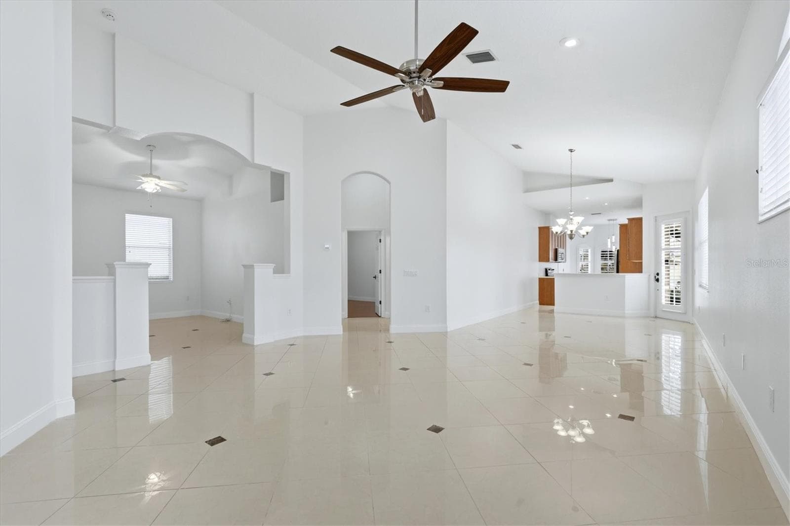 Open Concept - 7519 BIRDS EYE TER, BRADENTON
