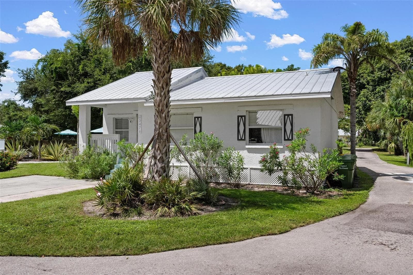 Cottage 2 of 3 - 3476 WINTON AVE, SARASOTA