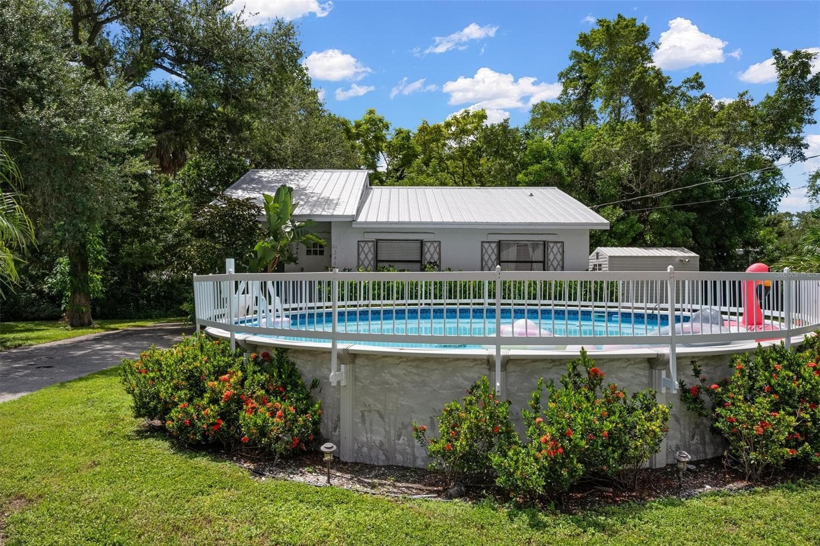 Shared Pool Area - 3476 WINTON AVE, SARASOTA