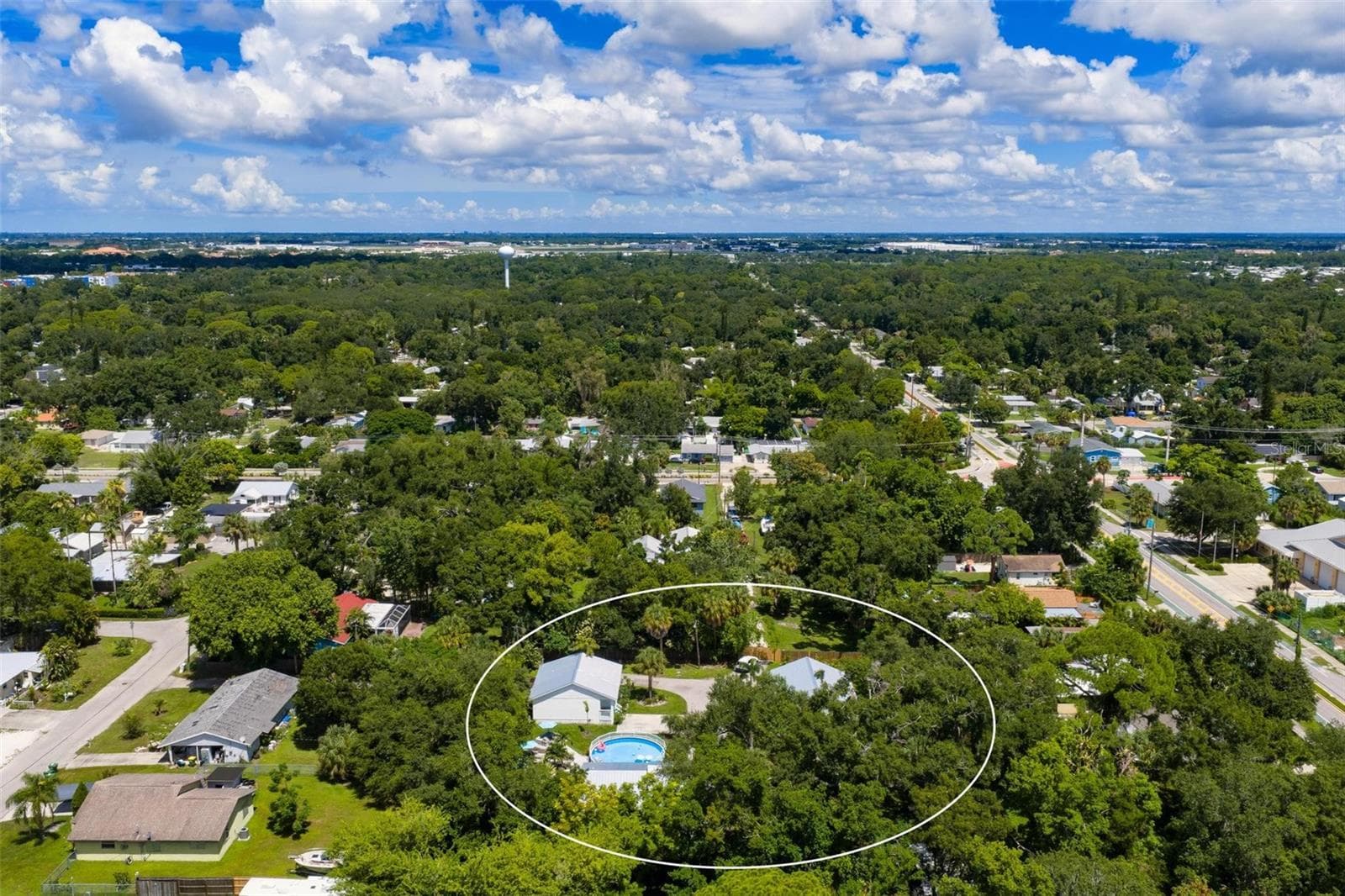 Close to Airport - 3476 WINTON AVE, SARASOTA
