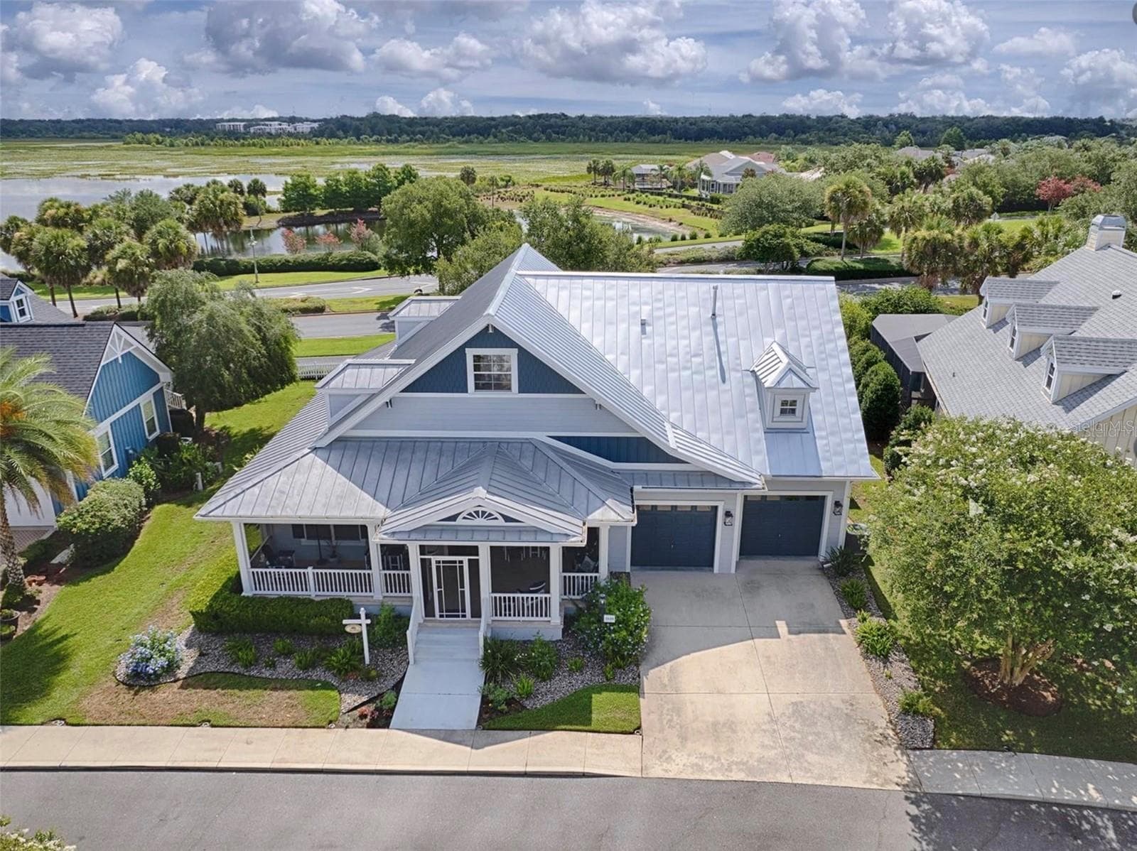 Single Family Residence at 1040 COTTAGE DR, THE VILLAGES, photo 3 of 25