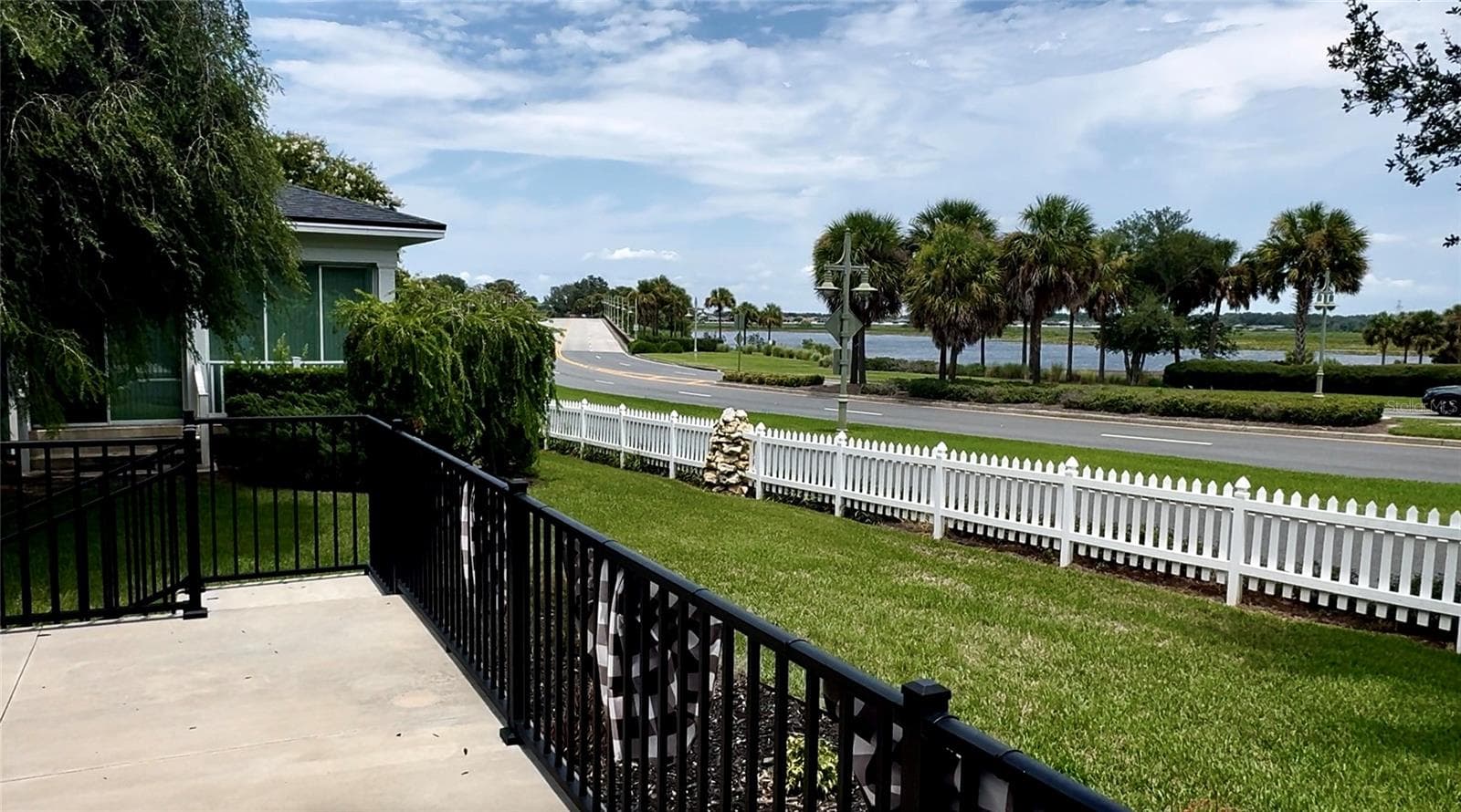 Single Family Residence at 1040 COTTAGE DR, THE VILLAGES, photo 24 of 25