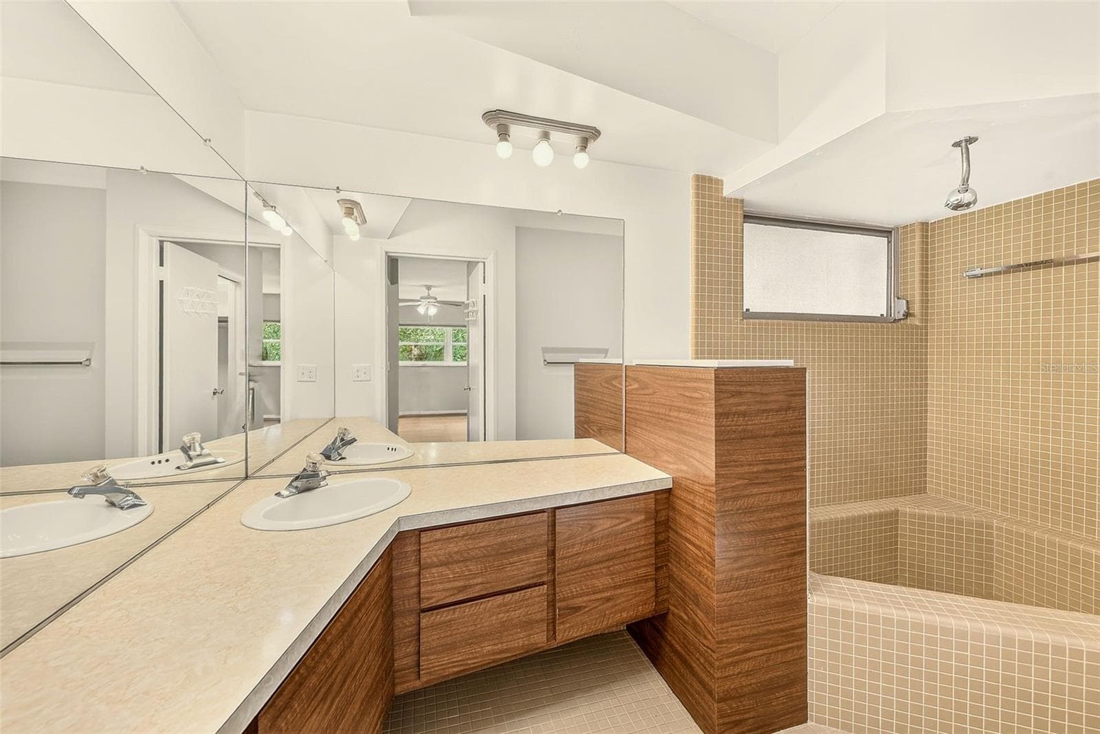 Condominium at 25 COUNTRY CLUB DR, LARGO, photo 27 of 44