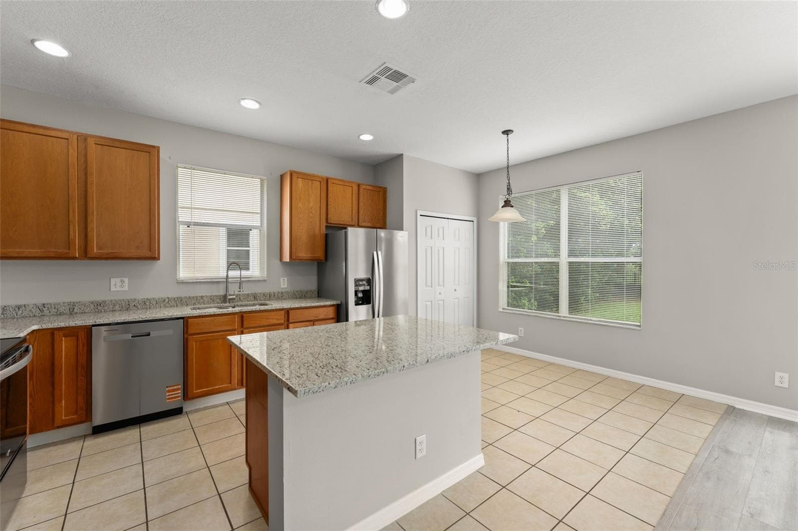 Single Family Residence at 33411 TERRAGONA DR, SORRENTO, photo 16 of 57