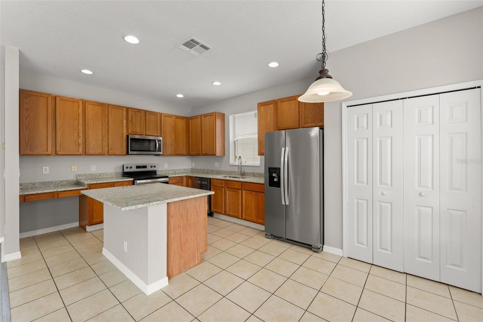 Single Family Residence at 33411 TERRAGONA DR, SORRENTO, photo 17 of 57