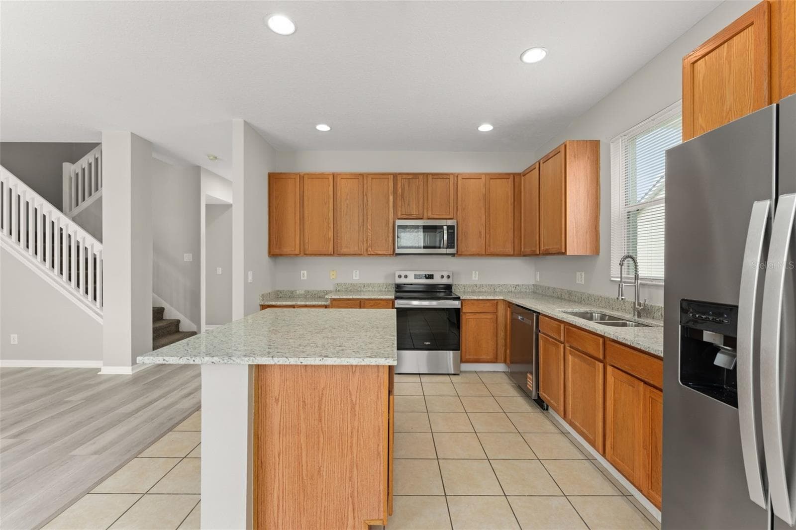 Single Family Residence at 33411 TERRAGONA DR, SORRENTO, photo 19 of 57
