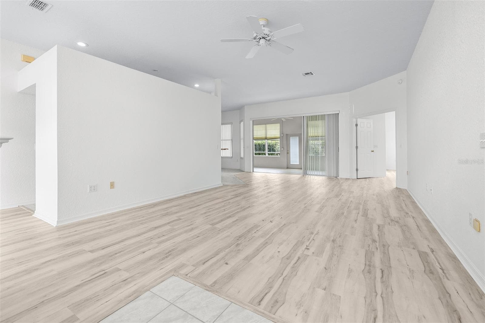 Single Family Residence at 2828 SHAUGHNESSY WAY, LAKELAND, photo 4 of 25