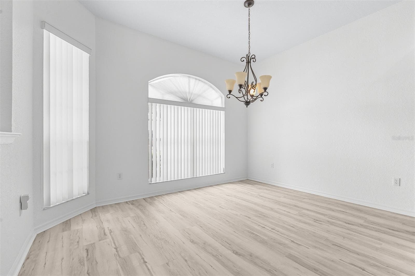 Single Family Residence at 2828 SHAUGHNESSY WAY, LAKELAND, photo 7 of 25