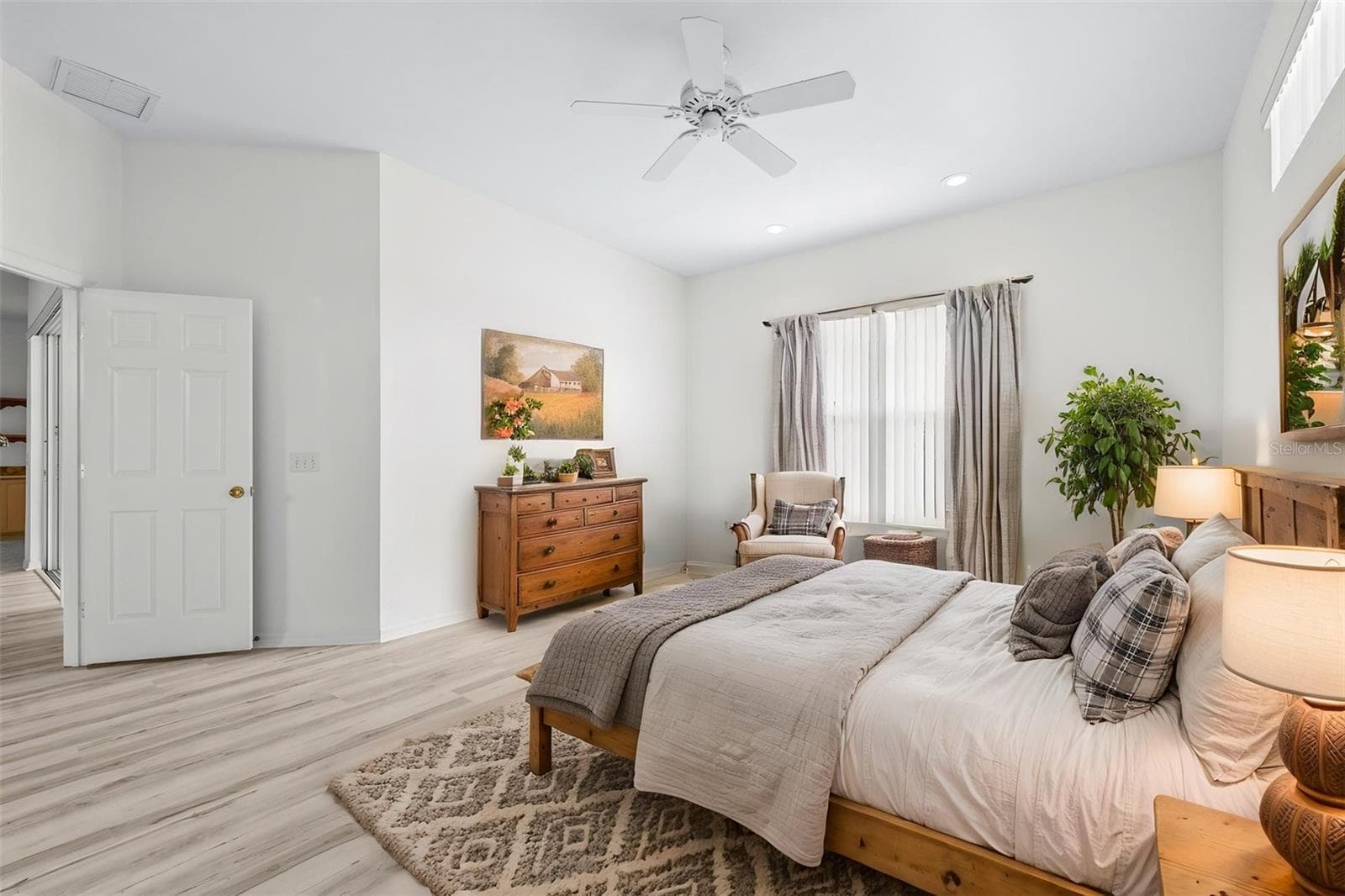 Single Family Residence at 2828 SHAUGHNESSY WAY, LAKELAND, photo 11 of 25