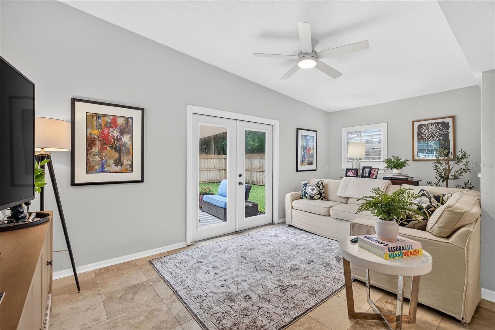 Living room opens to backyard - 2260 COLDSTREAM DR, WINTER PARK