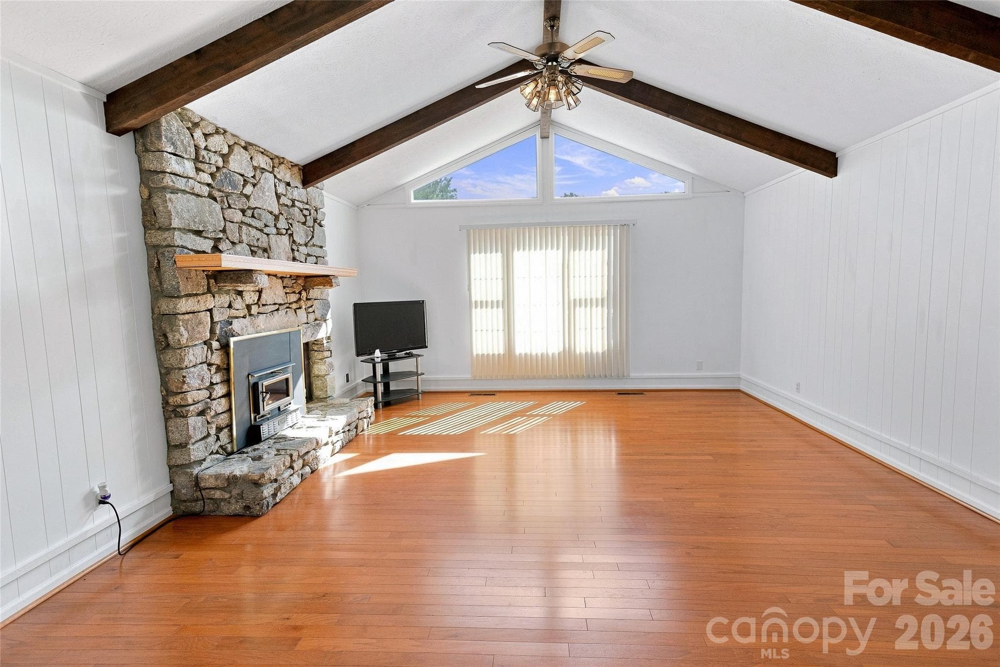 Single Family Residence at 30 Morning Glory Lane, Weaverville, photo 9 of 48