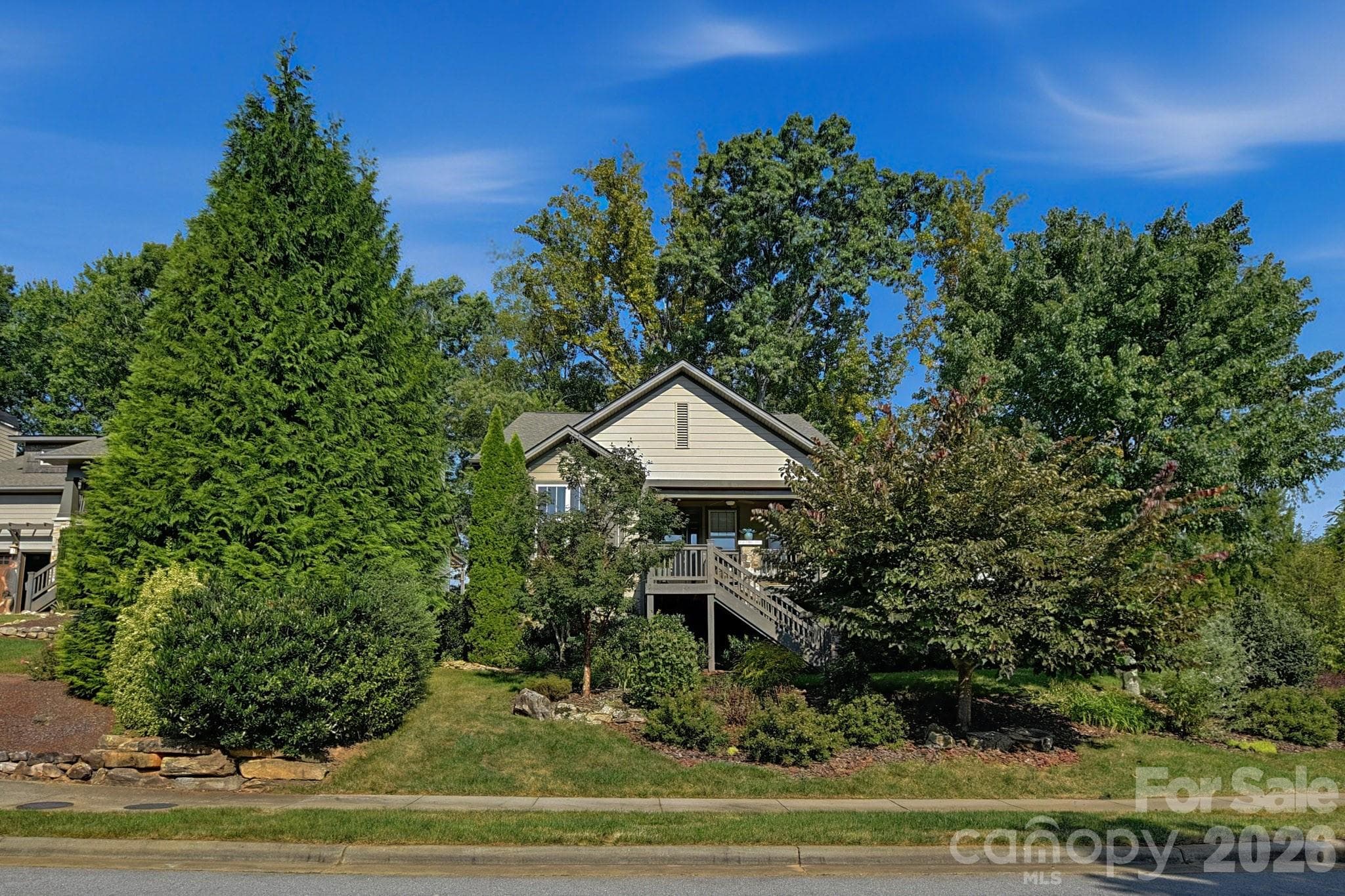 Single Family Residence at 323 Fennel Dun Circle, Biltmore Lake, photo 3 of 44