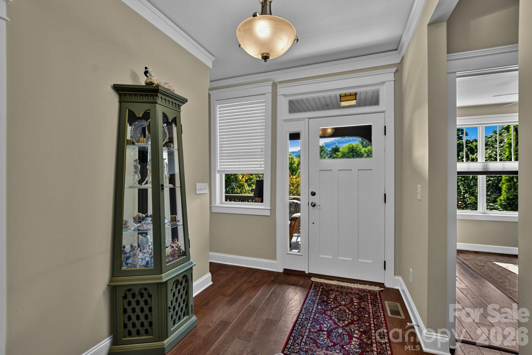 Single Family Residence at 323 Fennel Dun Circle, Biltmore Lake, photo 8 of 44