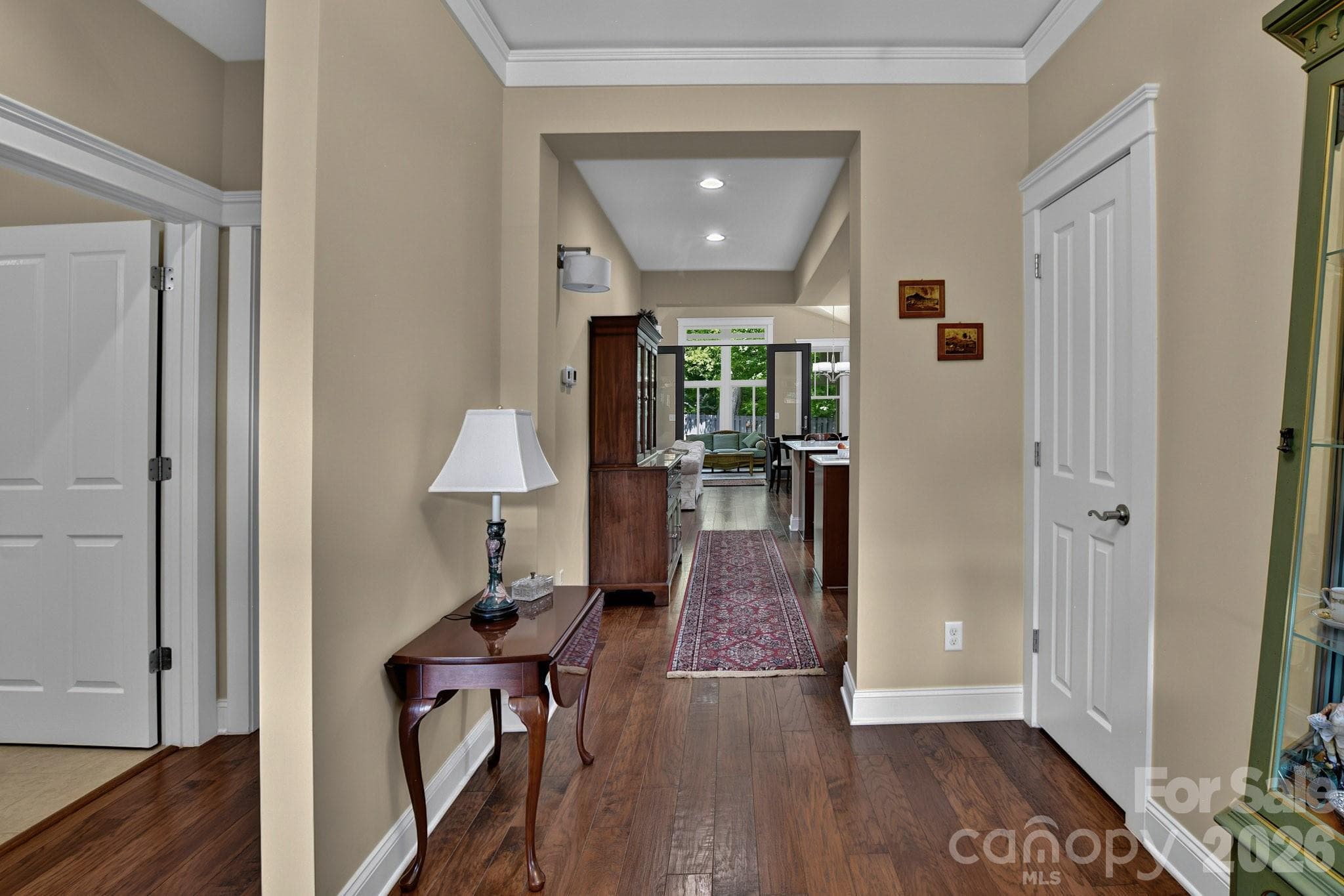 Single Family Residence at 323 Fennel Dun Circle, Biltmore Lake, photo 9 of 44