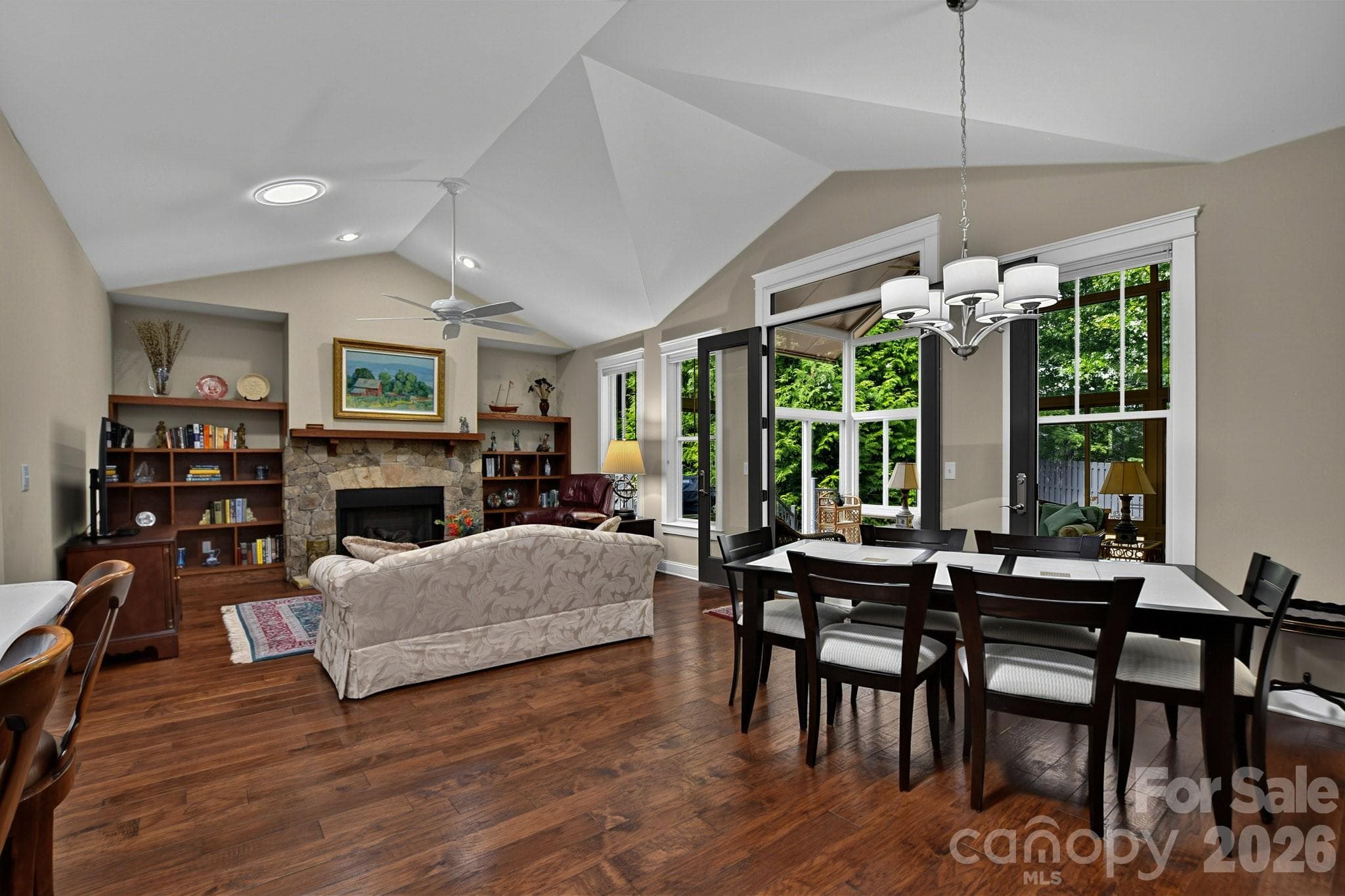 Single Family Residence at 323 Fennel Dun Circle, Biltmore Lake, photo 14 of 44