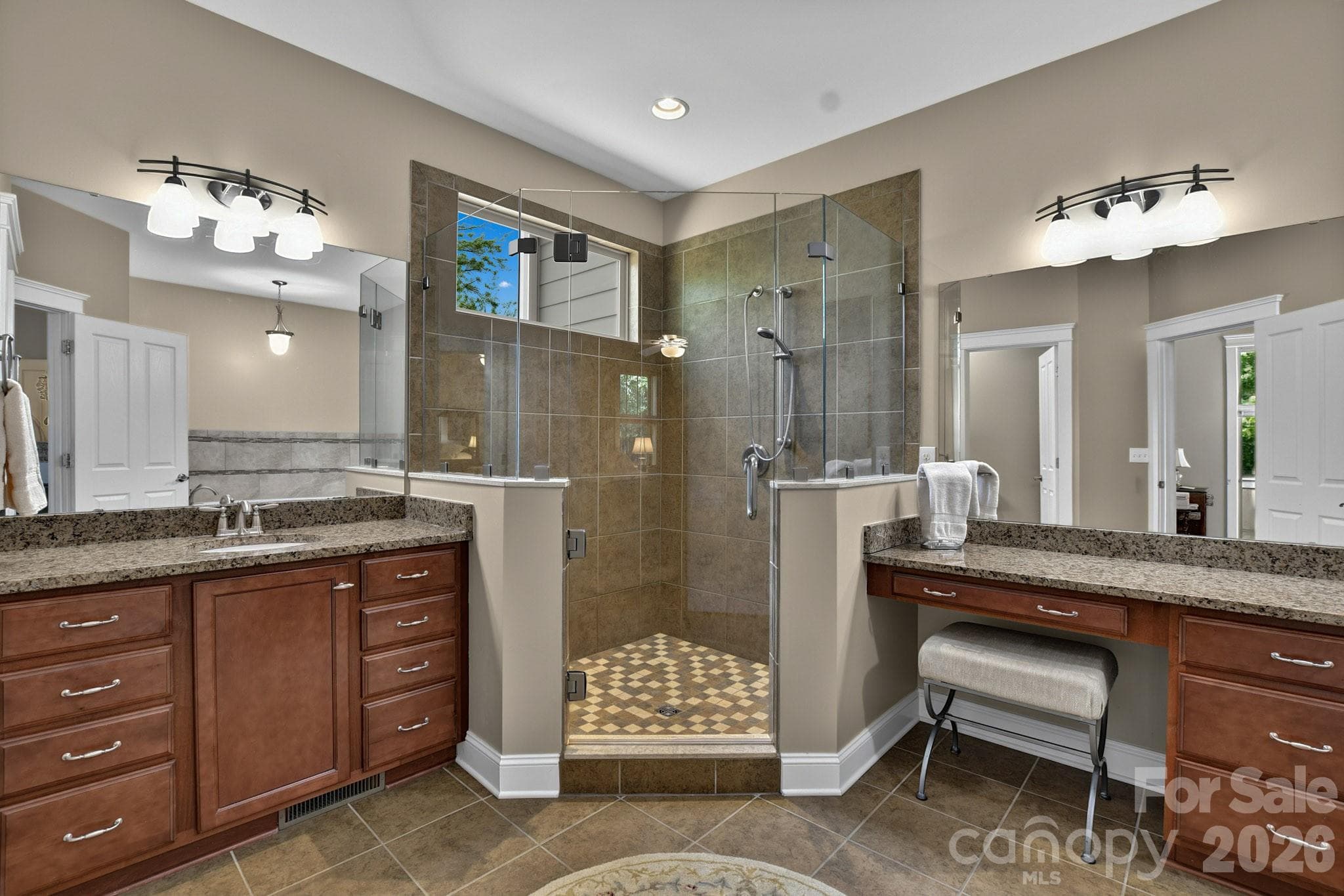 Single Family Residence at 323 Fennel Dun Circle, Biltmore Lake, photo 21 of 44