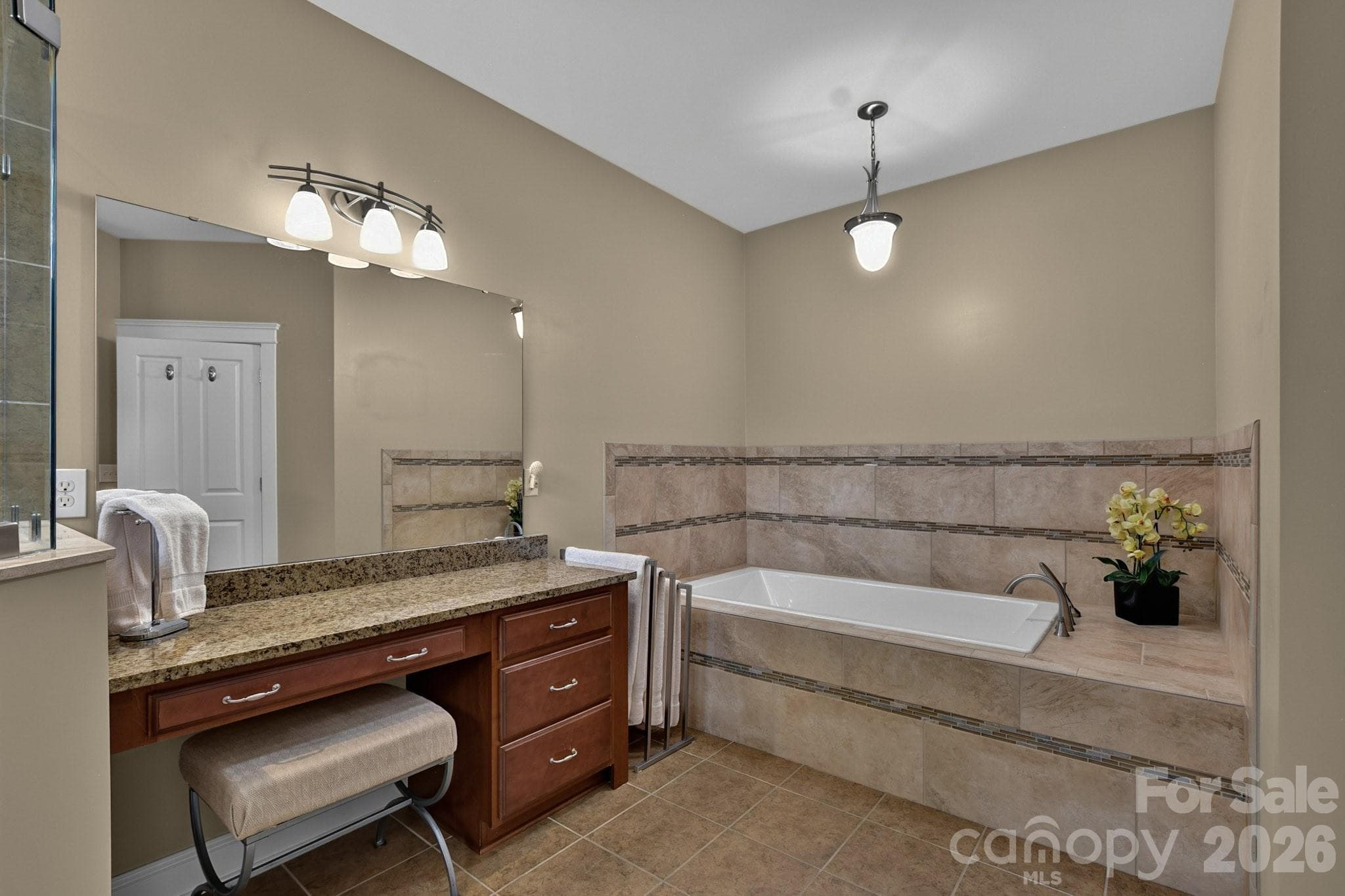 Single Family Residence at 323 Fennel Dun Circle, Biltmore Lake, photo 23 of 44