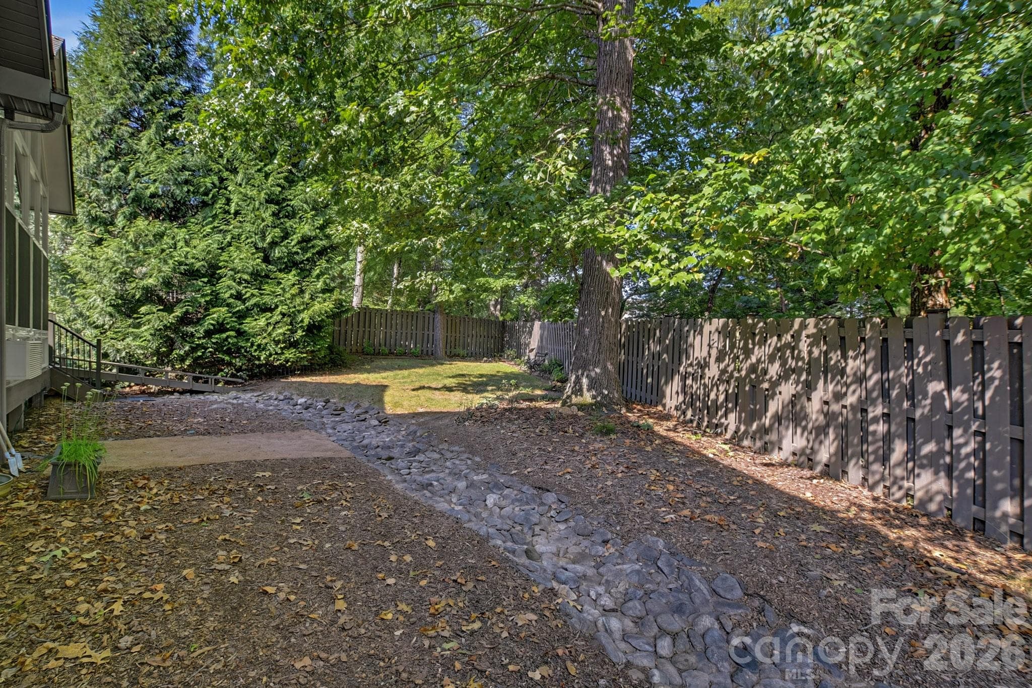 Single Family Residence at 323 Fennel Dun Circle, Biltmore Lake, photo 33 of 44