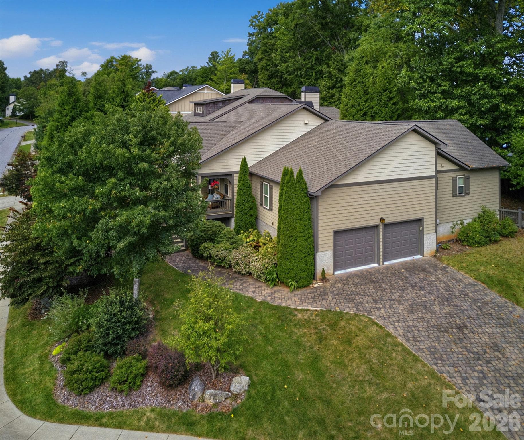 Single Family Residence at 323 Fennel Dun Circle, Biltmore Lake, photo 34 of 44