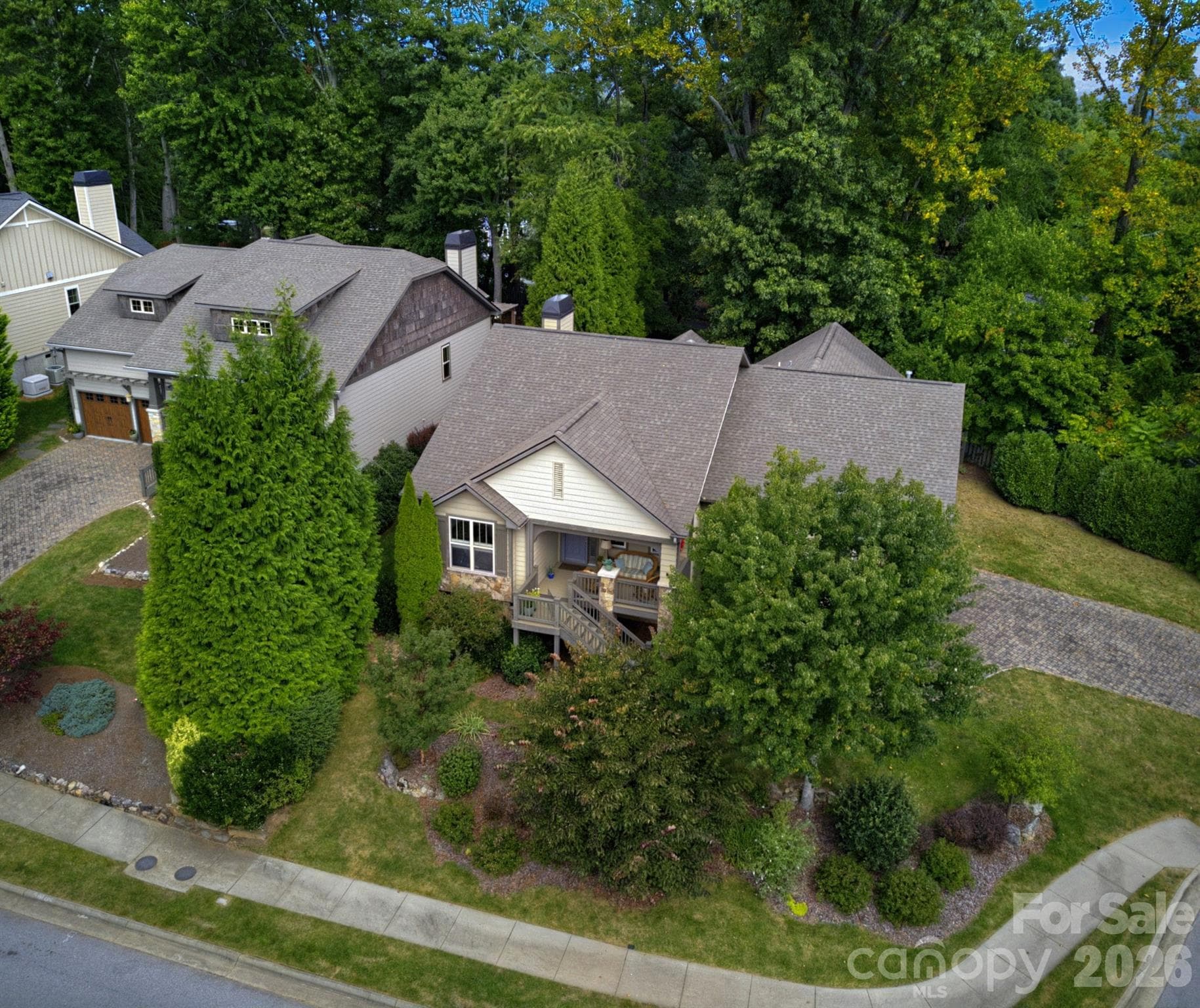 Single Family Residence at 323 Fennel Dun Circle, Biltmore Lake, photo 36 of 44