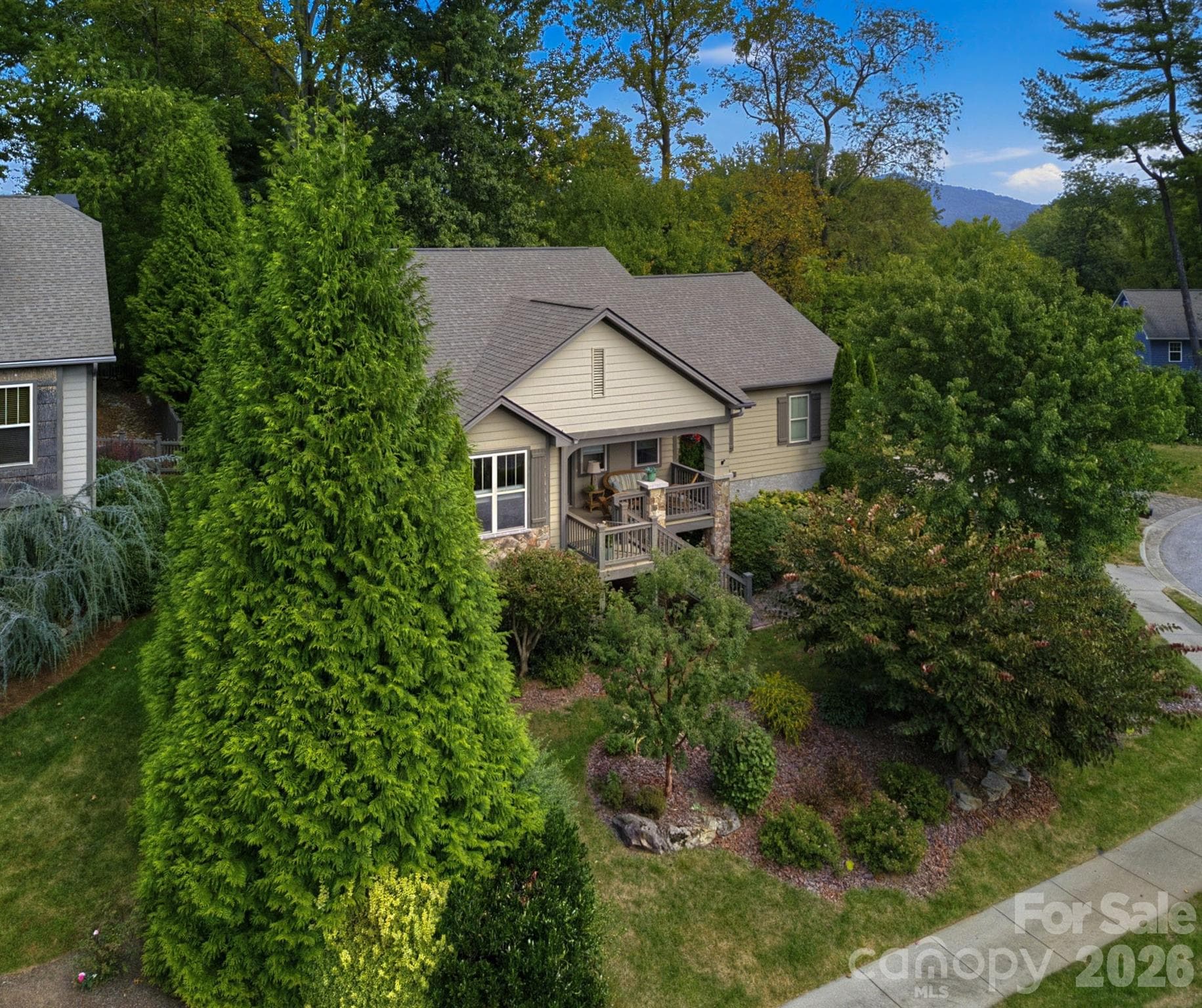 Single Family Residence at 323 Fennel Dun Circle, Biltmore Lake, photo 37 of 44