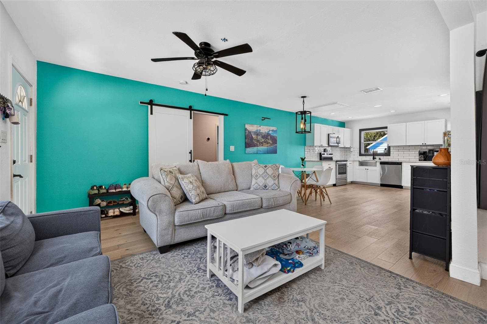 Single Family Residence at 2101 20TH AVE N, ST PETERSBURG, photo 6 of 27