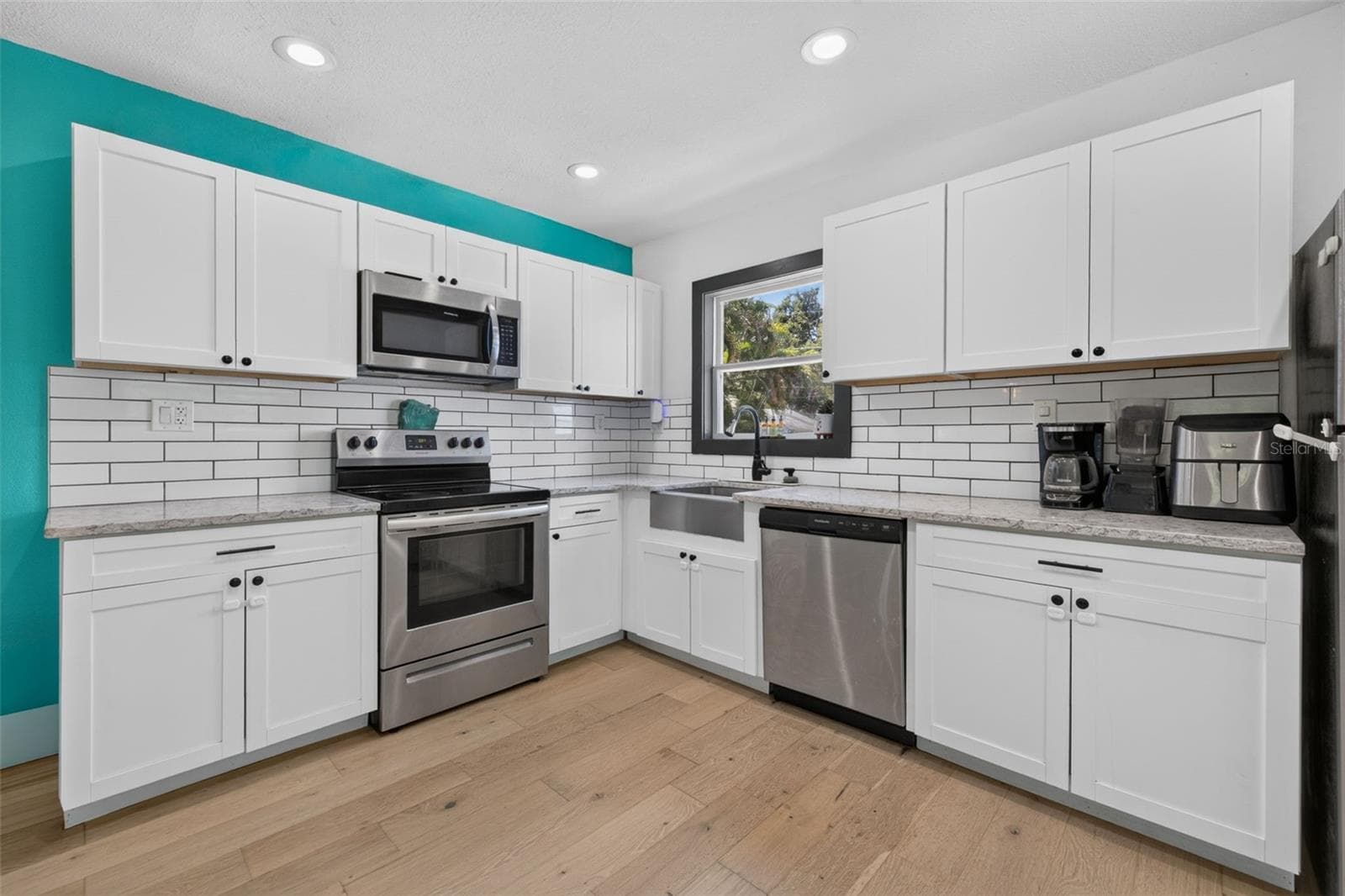 Single Family Residence at 2101 20TH AVE N, ST PETERSBURG, photo 8 of 27