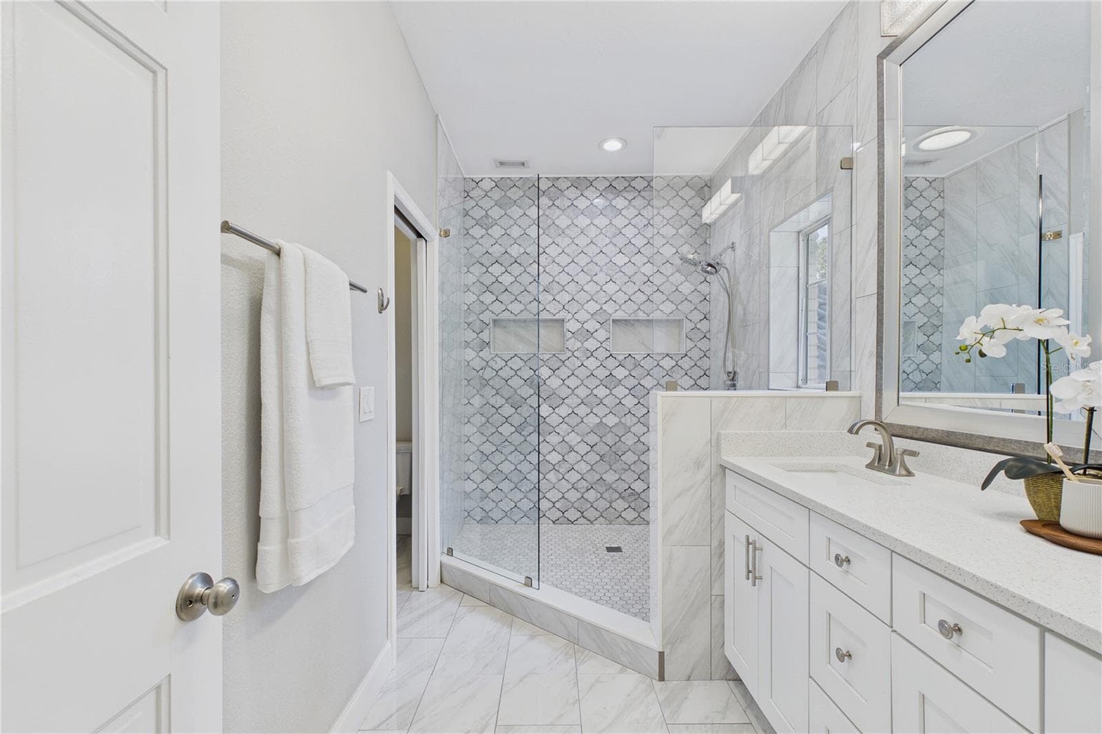 Primary Bathroom - 9102 S BAY DR, ORLANDO