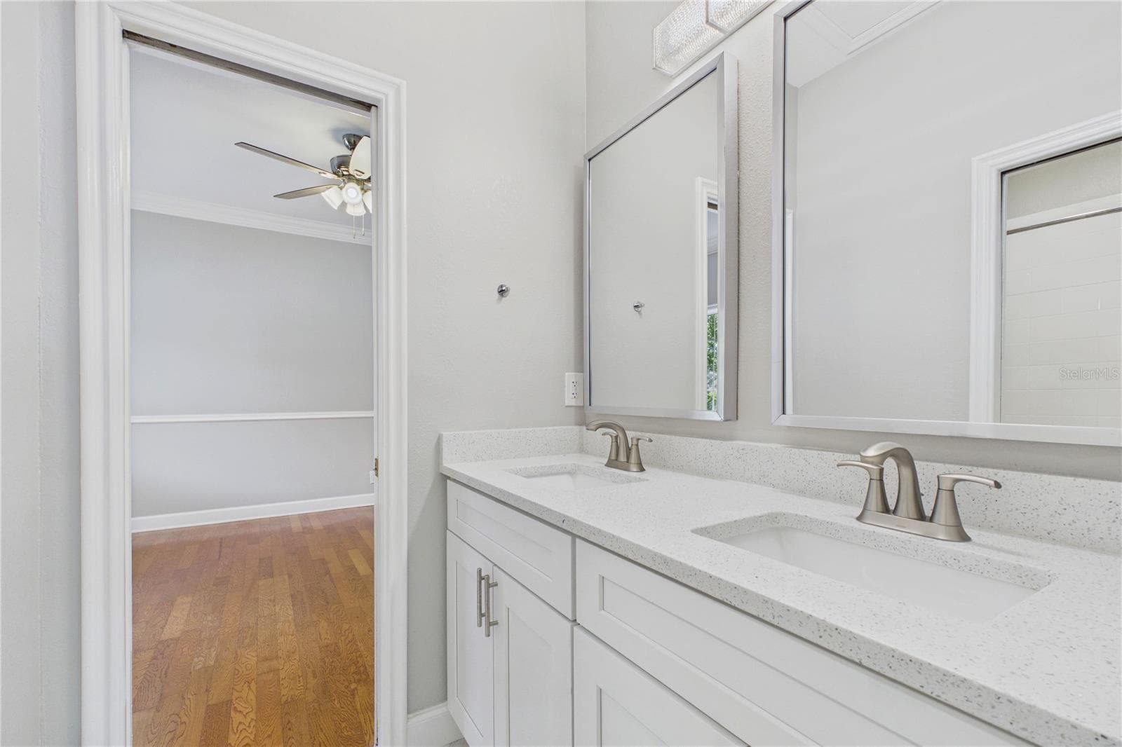 Jack and Jill Bathroom - 9102 S BAY DR, ORLANDO