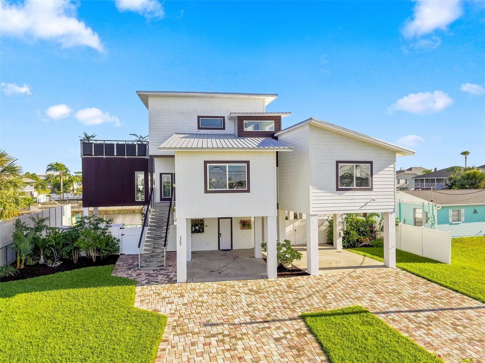 3385 GULFVIEW DR