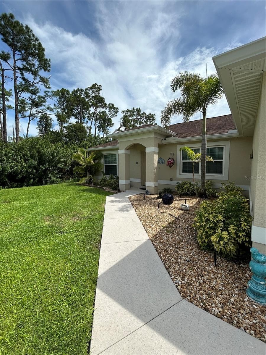 Single Family Residence at 1759 HAINSWORTH AVE, NORTH PORT, photo 2 of 26