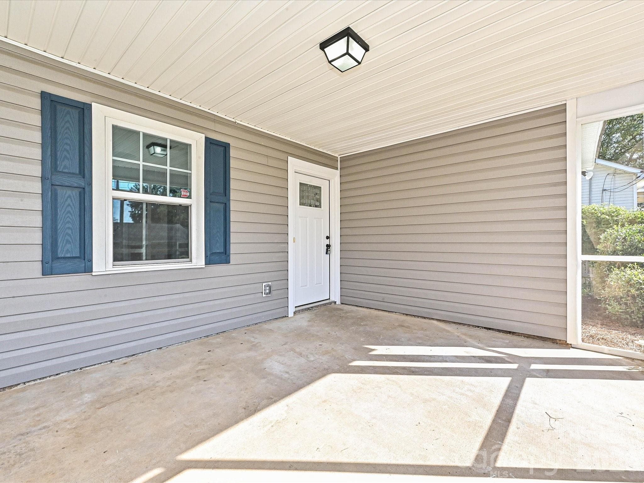 Single Family Residence at 402 Jones Street, Charlotte, photo 3 of 30
