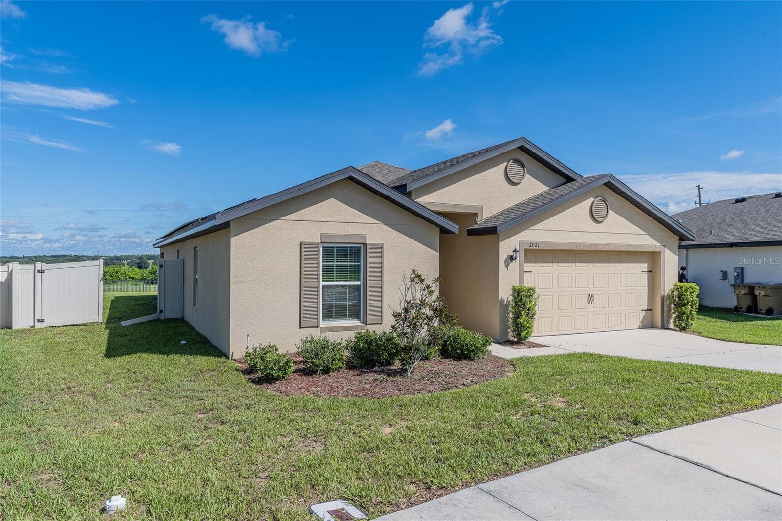 Single Family Residence at 2021 AMBER SWEET CIR, DUNDEE, photo 3 of 39