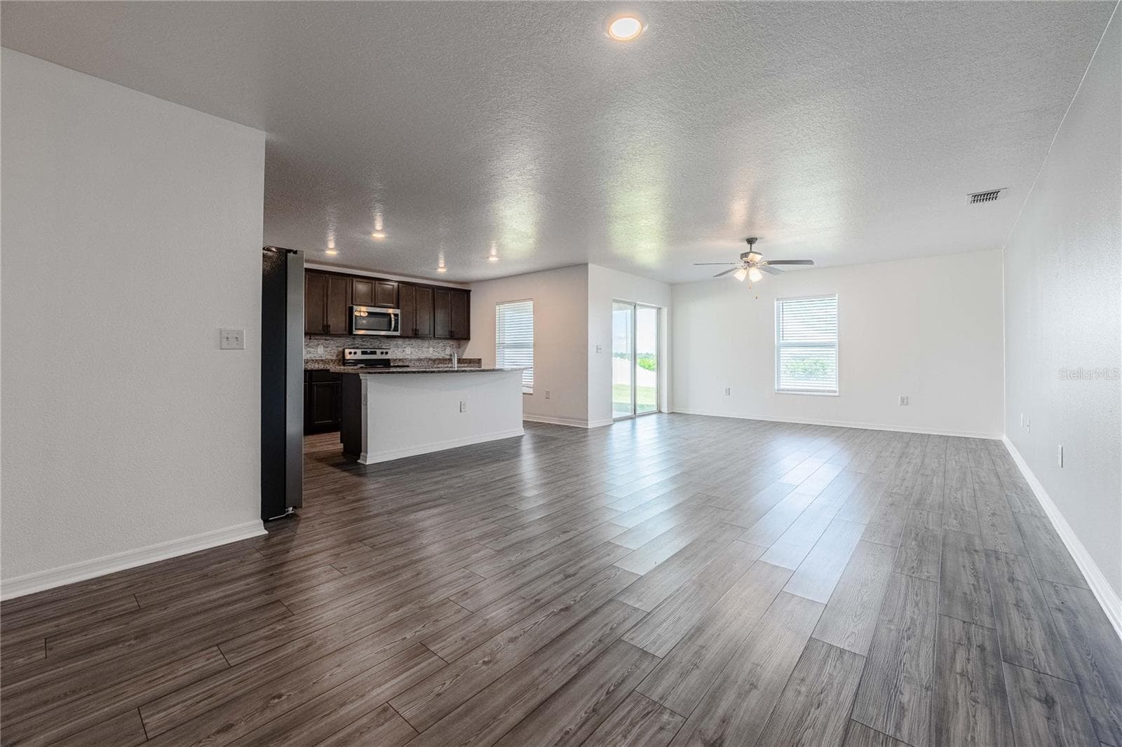 Single Family Residence at 2021 AMBER SWEET CIR, DUNDEE, photo 8 of 39