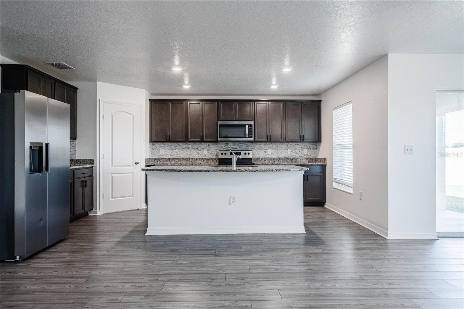 Single Family Residence at 2021 AMBER SWEET CIR, DUNDEE, photo 10 of 39