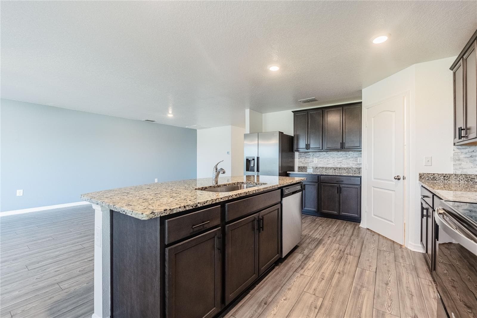 Single Family Residence at 2021 AMBER SWEET CIR, DUNDEE, photo 14 of 39