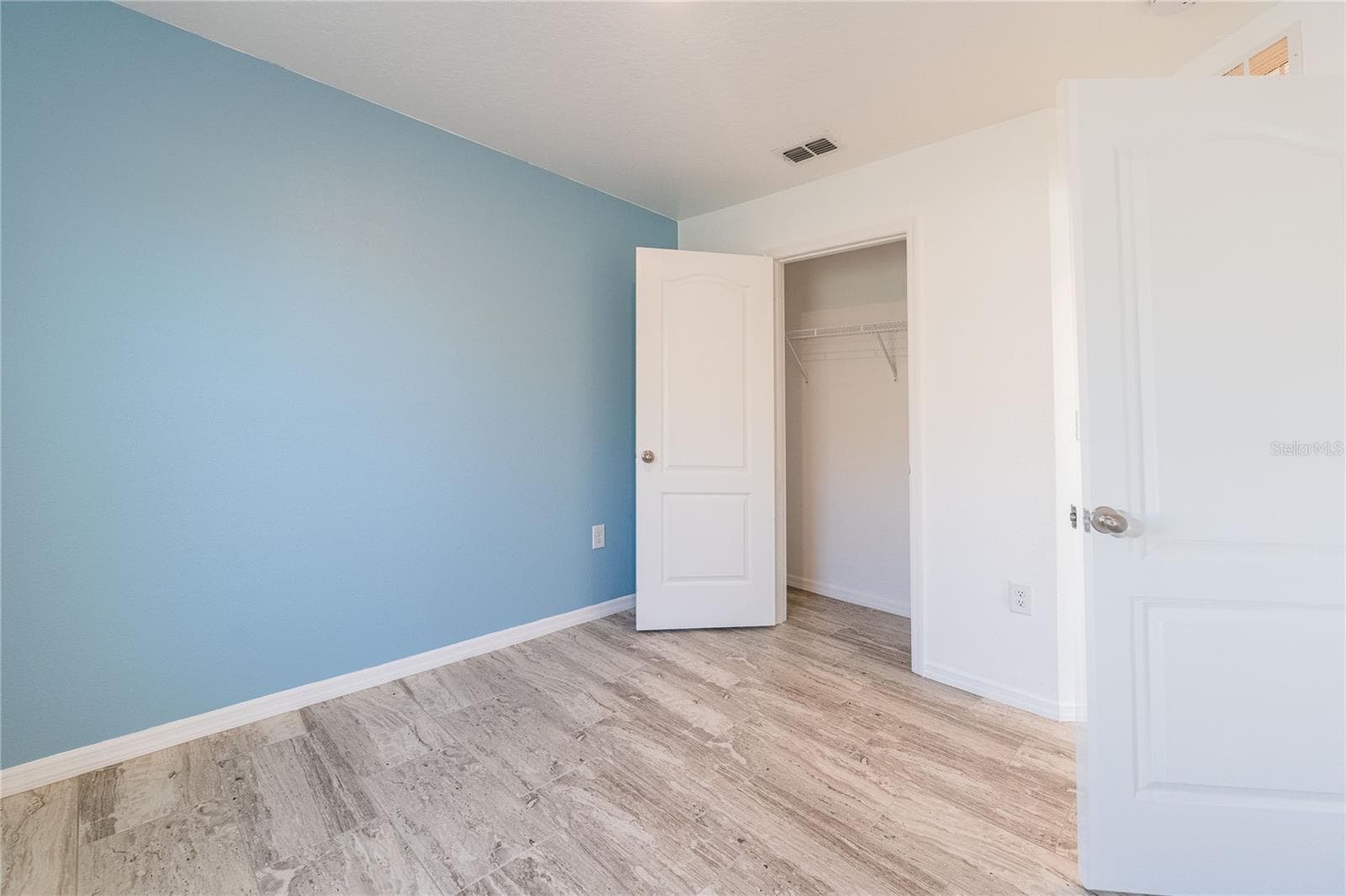 Single Family Residence at 2021 AMBER SWEET CIR, DUNDEE, photo 25 of 39