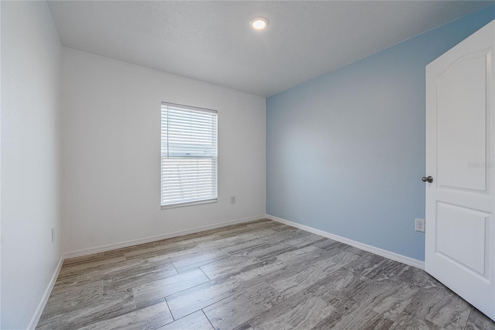 Single Family Residence at 2021 AMBER SWEET CIR, DUNDEE, photo 26 of 39
