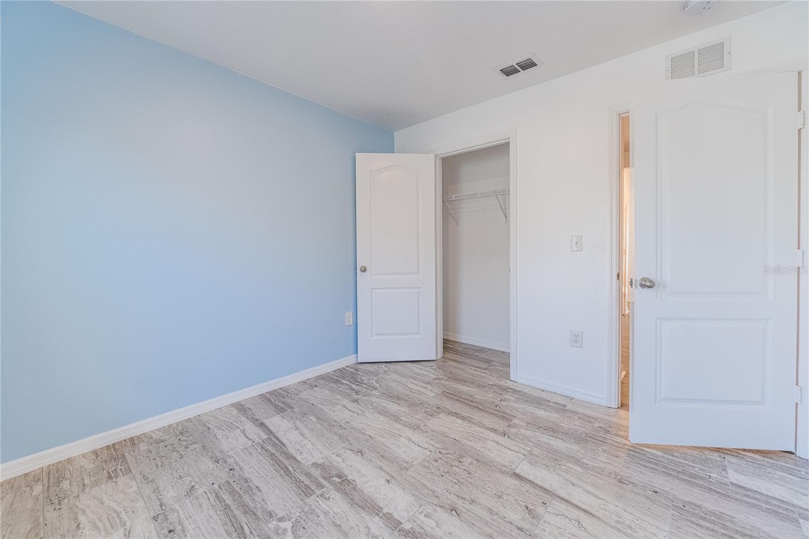 Single Family Residence at 2021 AMBER SWEET CIR, DUNDEE, photo 27 of 39