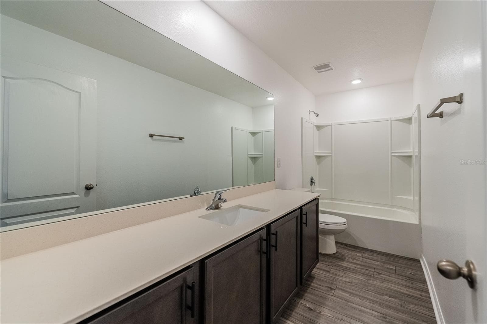 Single Family Residence at 2021 AMBER SWEET CIR, DUNDEE, photo 28 of 39