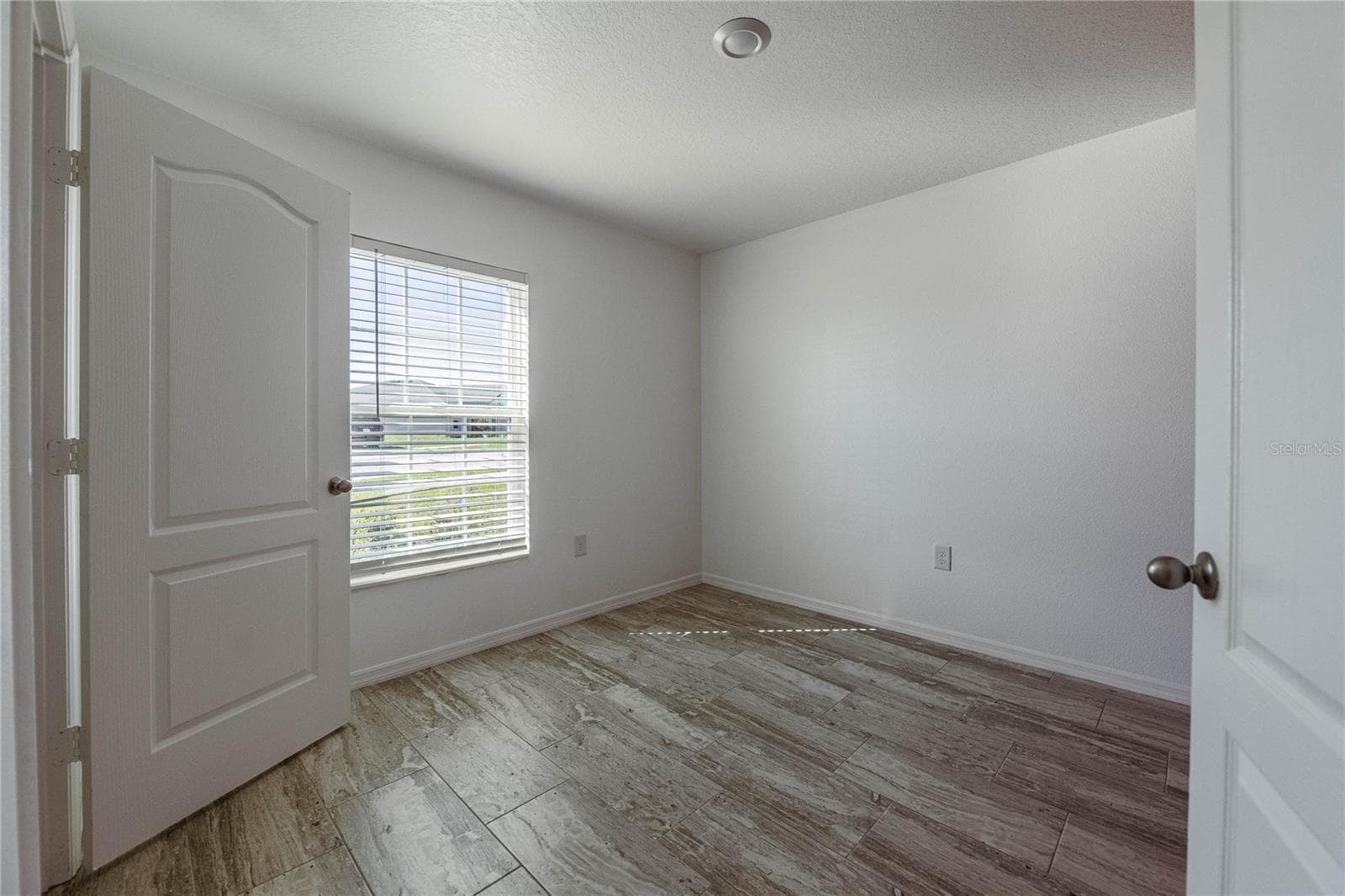 Single Family Residence at 2021 AMBER SWEET CIR, DUNDEE, photo 29 of 39
