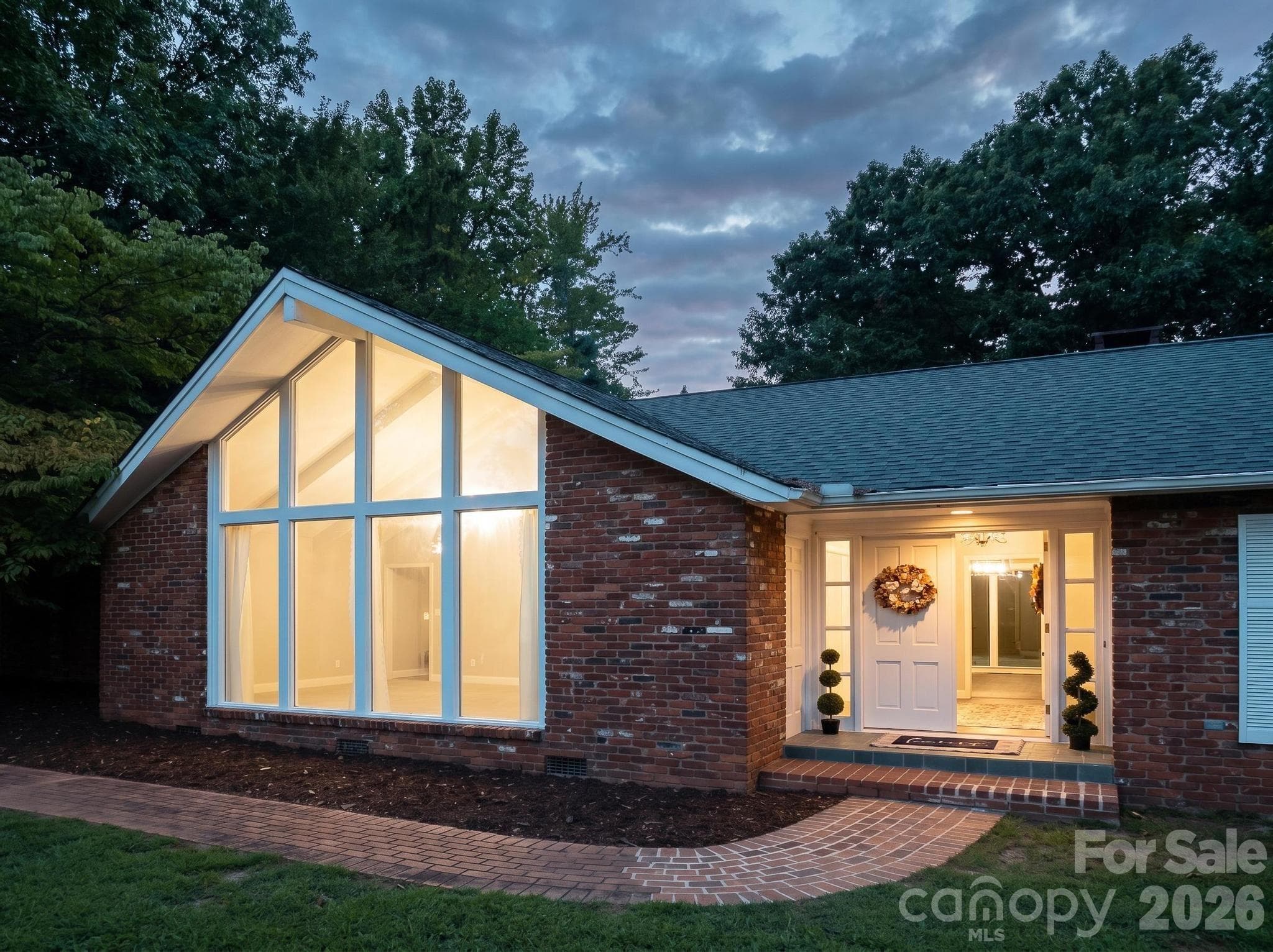 935 Ridgewood Drive NE
