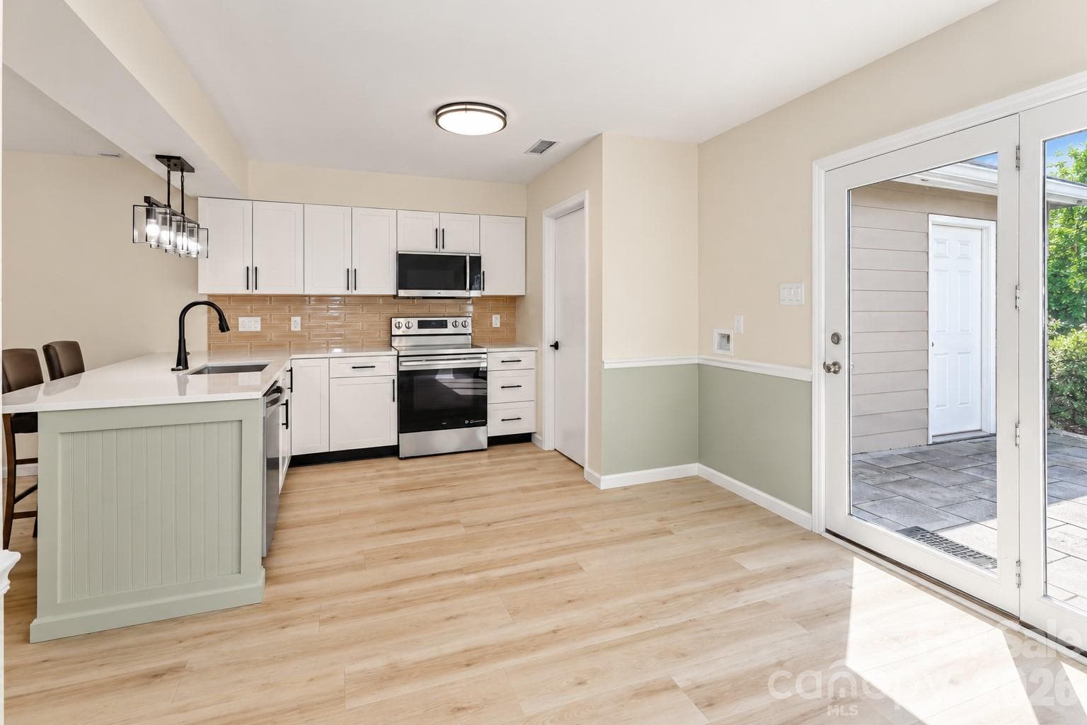 Condominium at 205 S Academy Street, Mooresville, photo 14 of 27