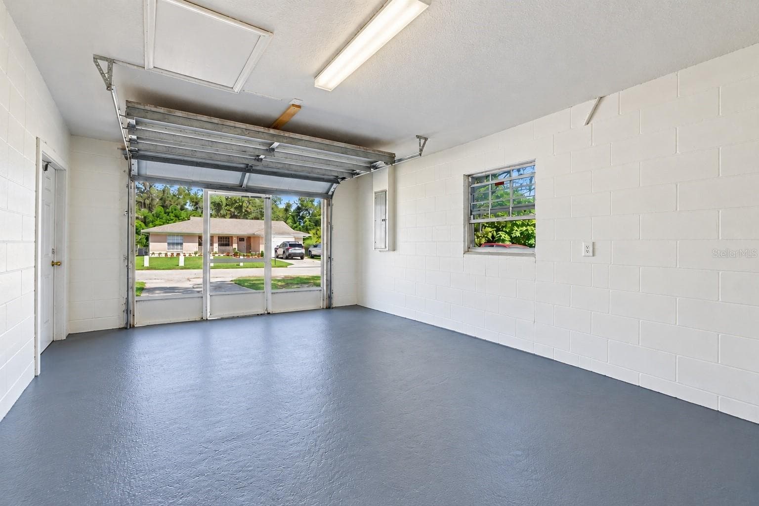 Oversized 1 Car Garage - 38638 PATTI LN, DADE CITY