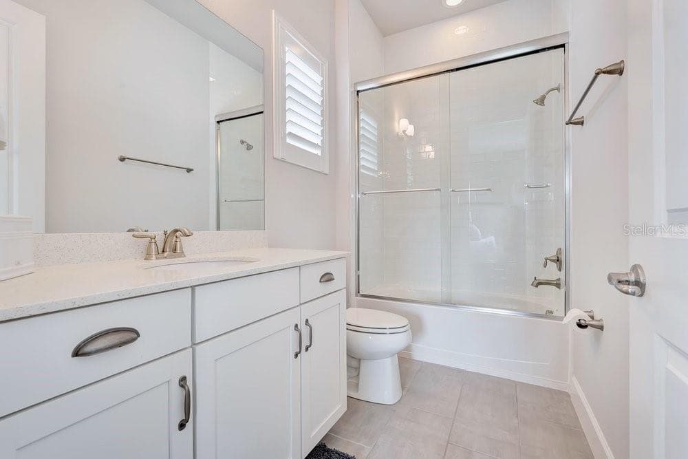 En-suite bathroom #2 - 8449 VIA VITTORIA WAY, ORLANDO