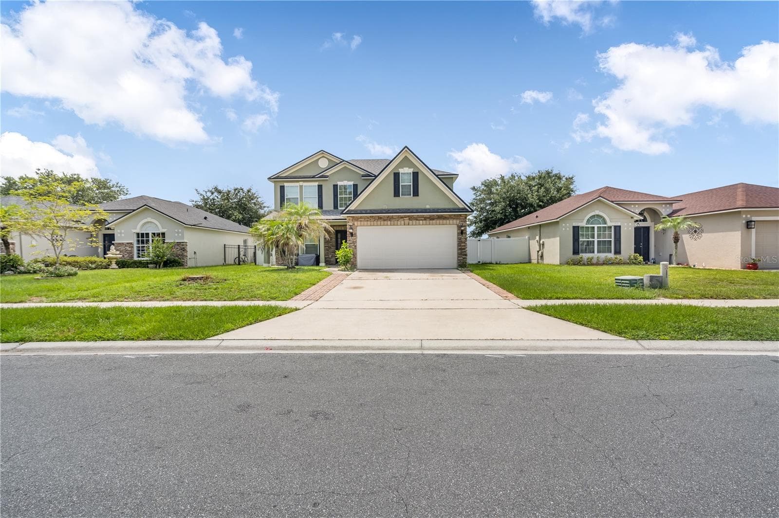 2240 PARIA LN