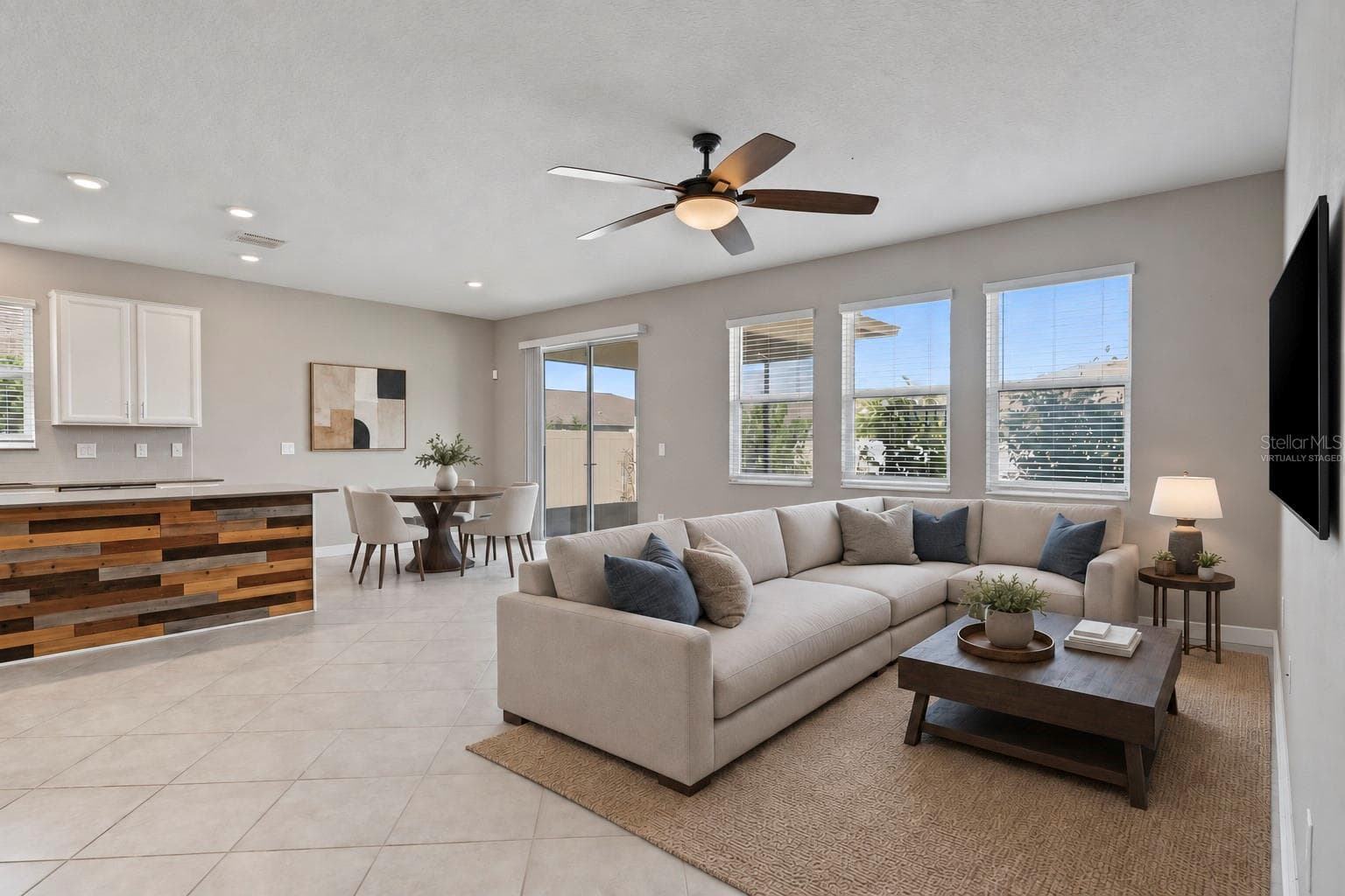 Virtually Staged - 261 TAFT DR, DAVENPORT