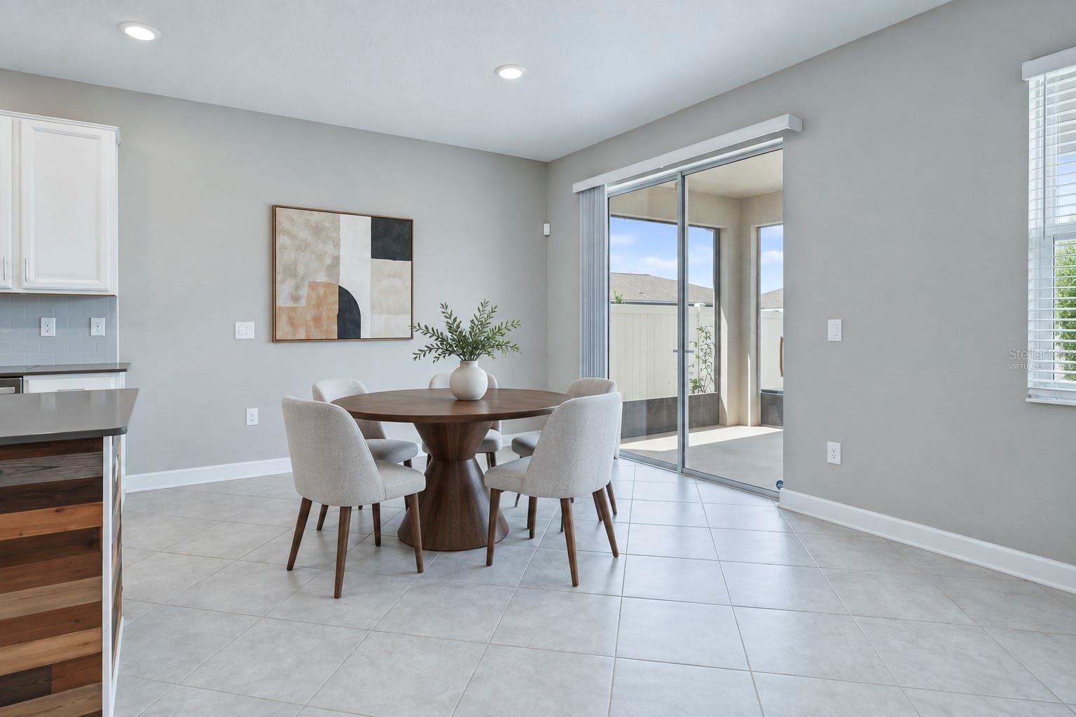 Virtually Staged - 261 TAFT DR, DAVENPORT