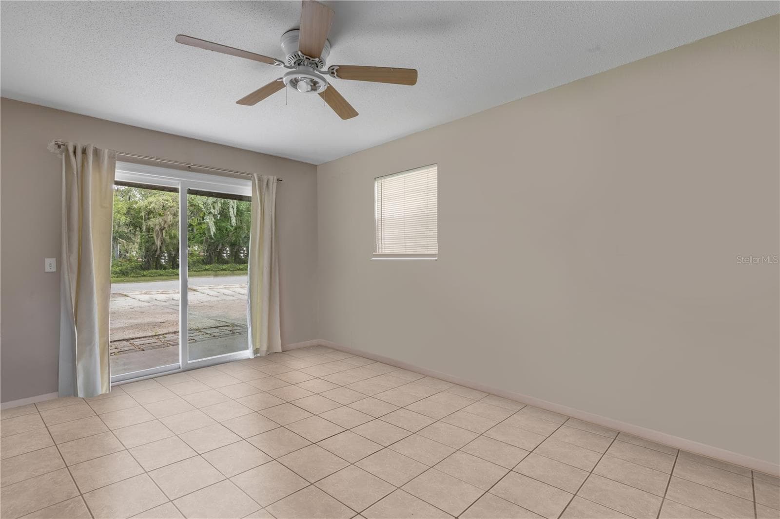 Half Duplex at 1205 16TH ST, EDGEWATER, photo 3 of 32