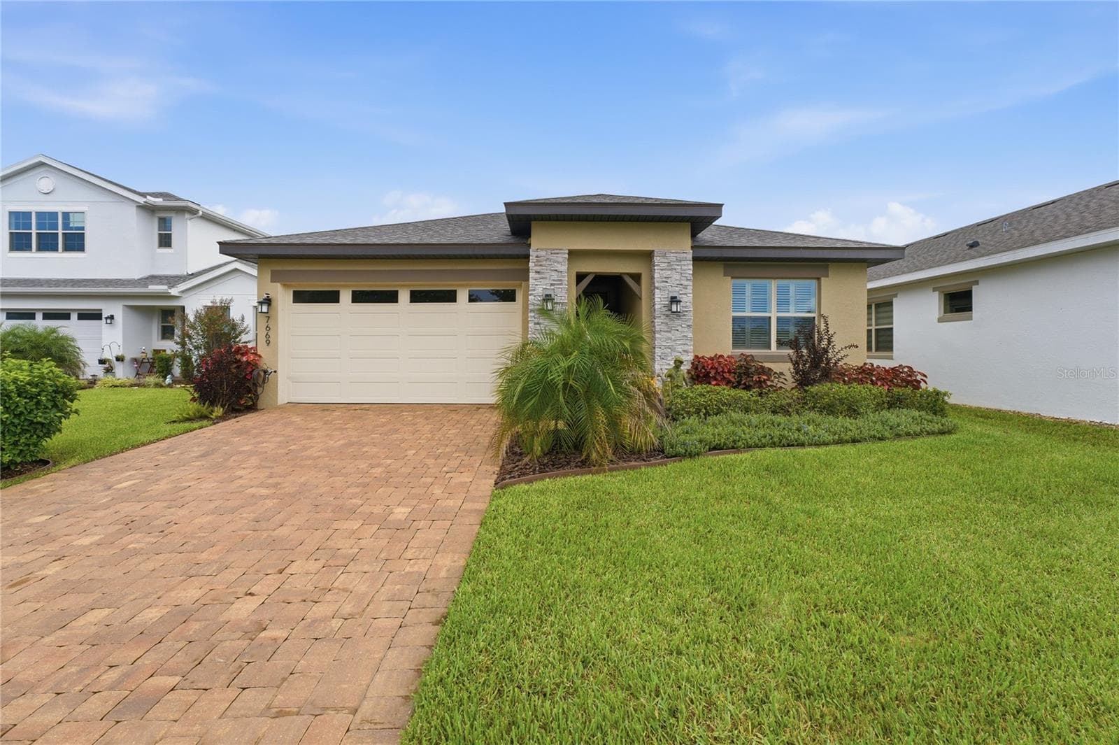 7669 FIVE OAKS DR